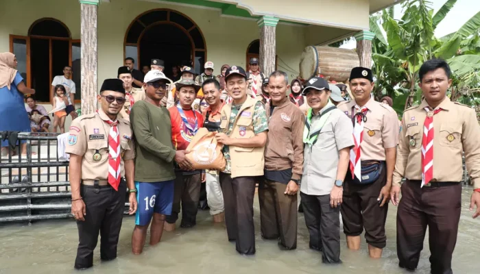 Nur Agis Aulia Salur Bantuan Makanan dan Kesehatan Warga Terdampak Banjir