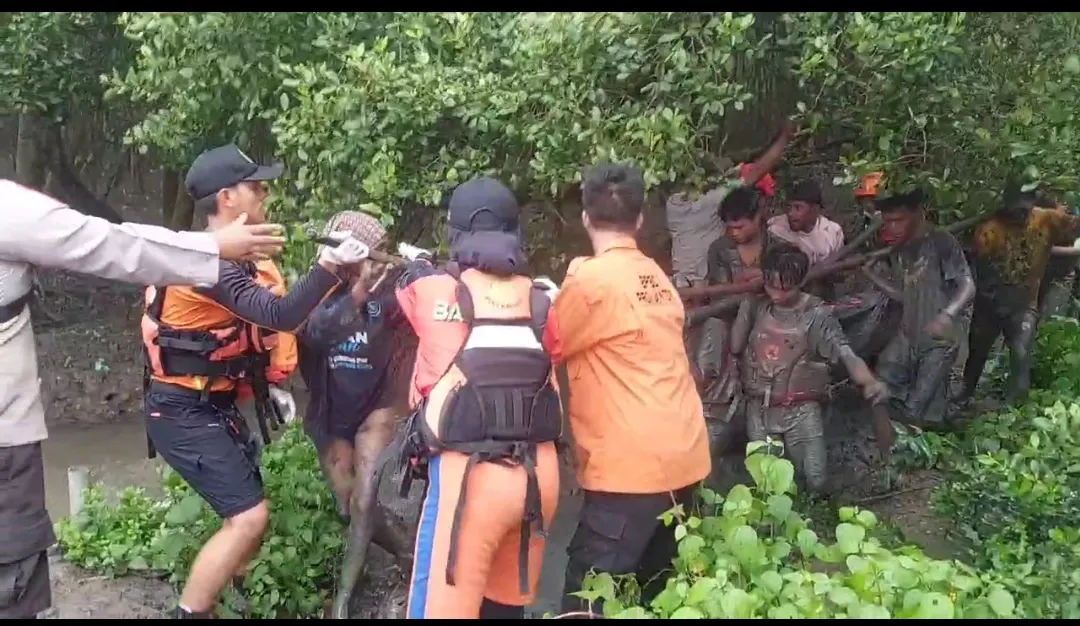 perahu nelayan terbalik