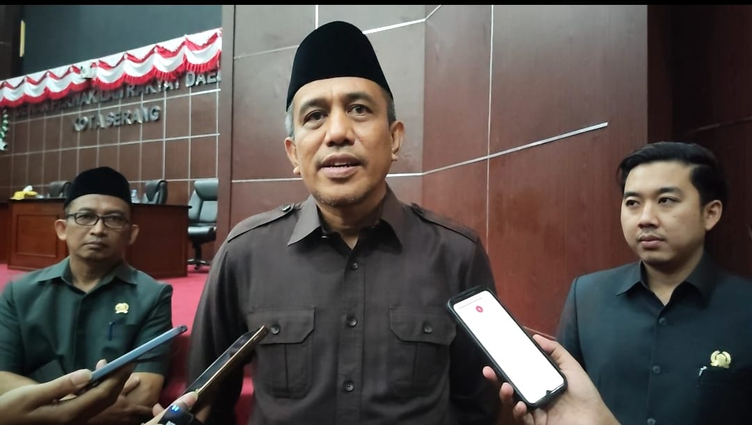 rapat paripurna di DPRD Kota Serang