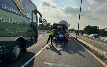 Truk Pengangkut Gas LPG dan Pengangkut Gabah Kecelakaan di Tol Tangerang – Merak