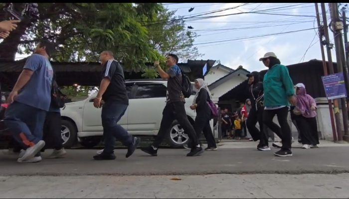 Leuleumpankan Komunitas Jalan Kaki Kota Serang